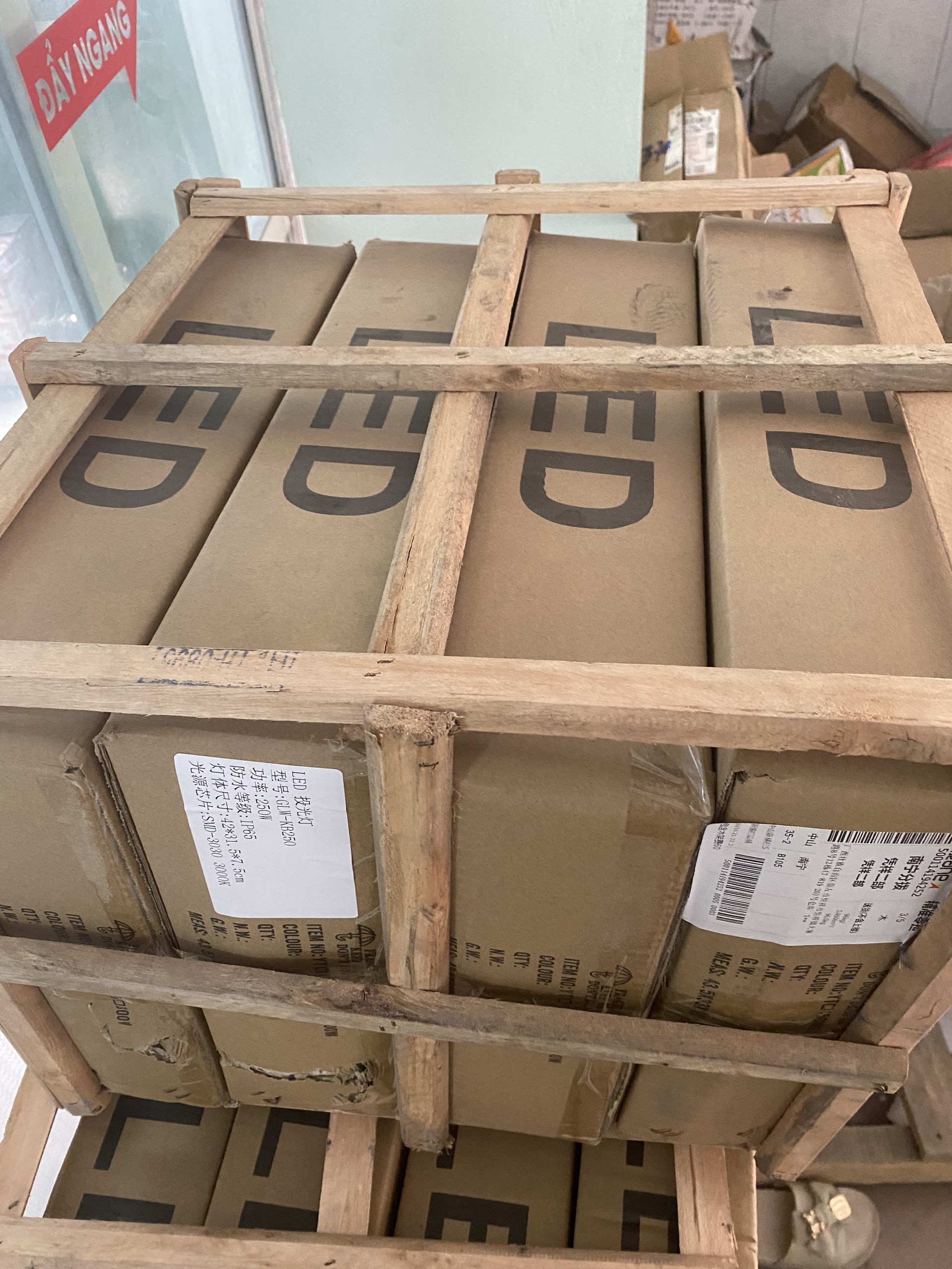 Đèn pha LED-Màu vàng GLW-Kb250