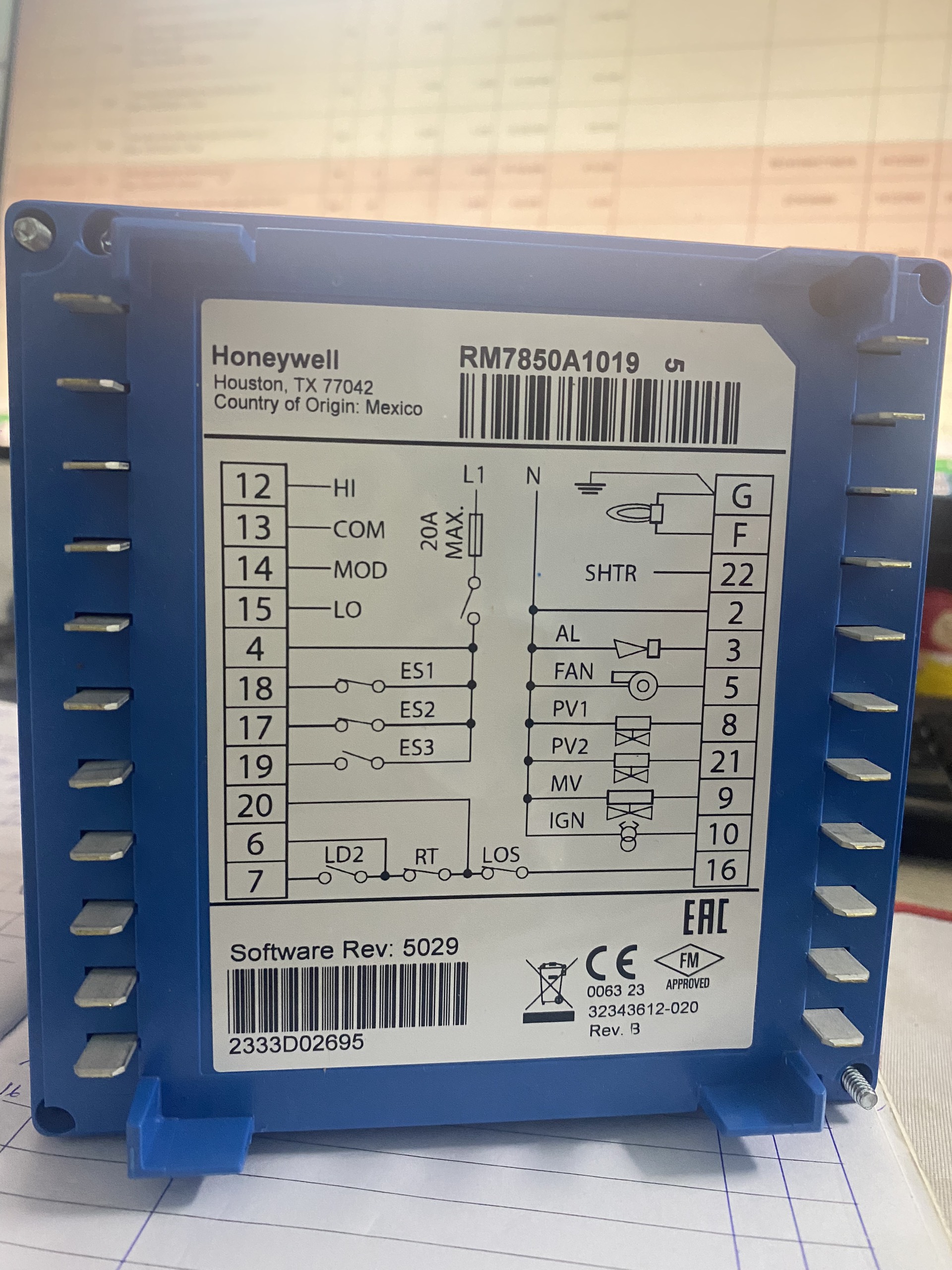 Điều khiển đầu đốt RM7850A1019