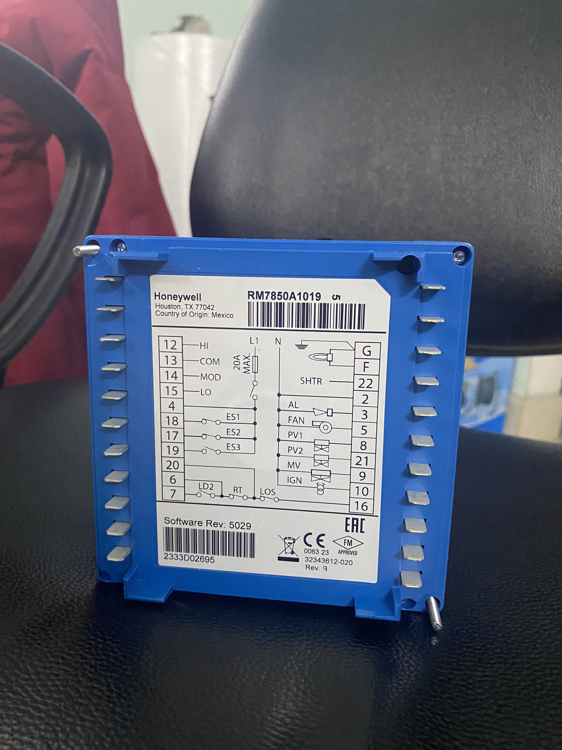 Điều khiển đầu đốt RM7850A1019