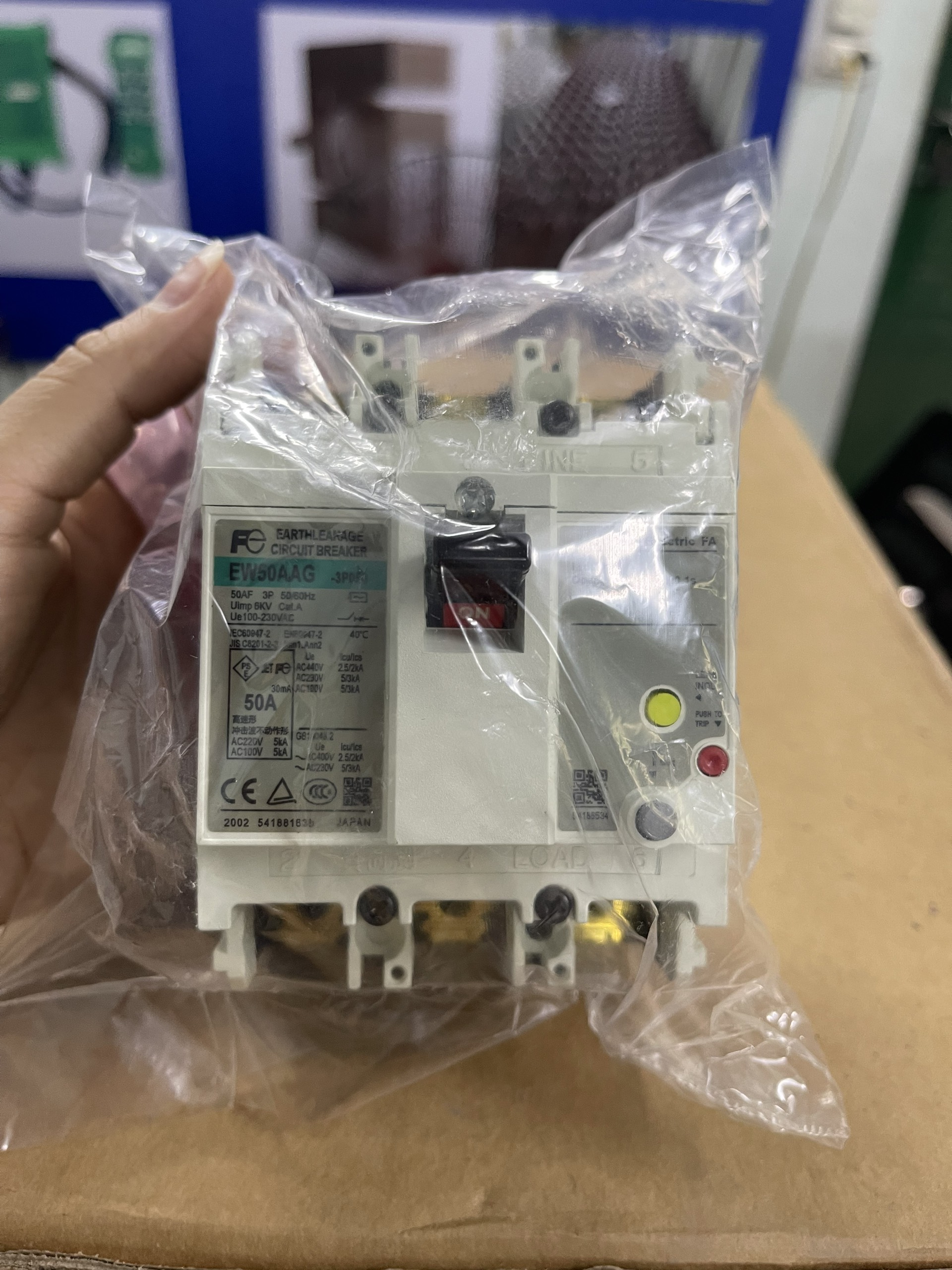 Aptomat khối chống giật 3 pha