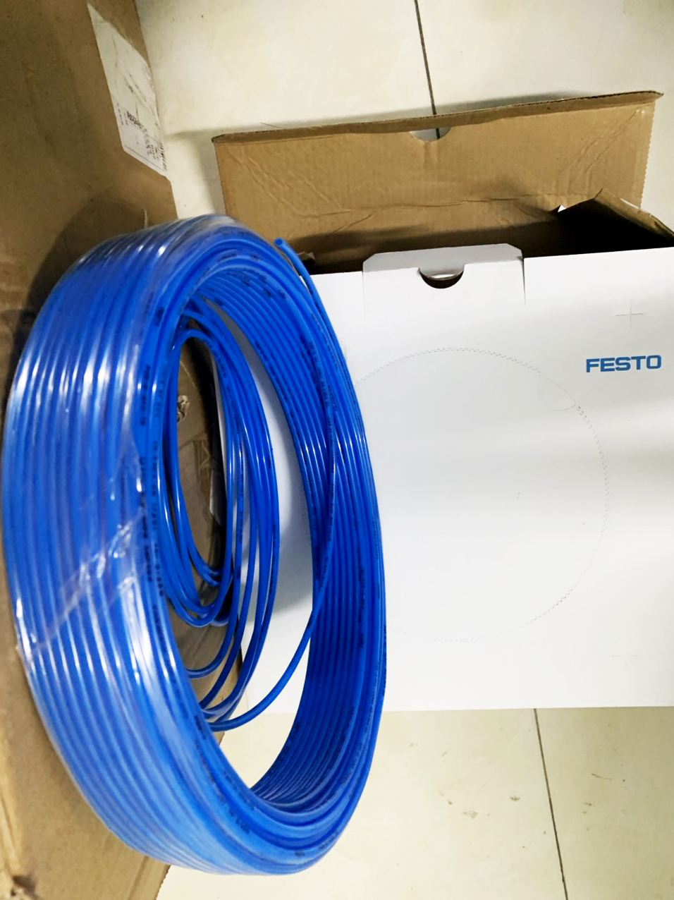 Ống khí nén FESTO PUN-H-4x0.75-BL