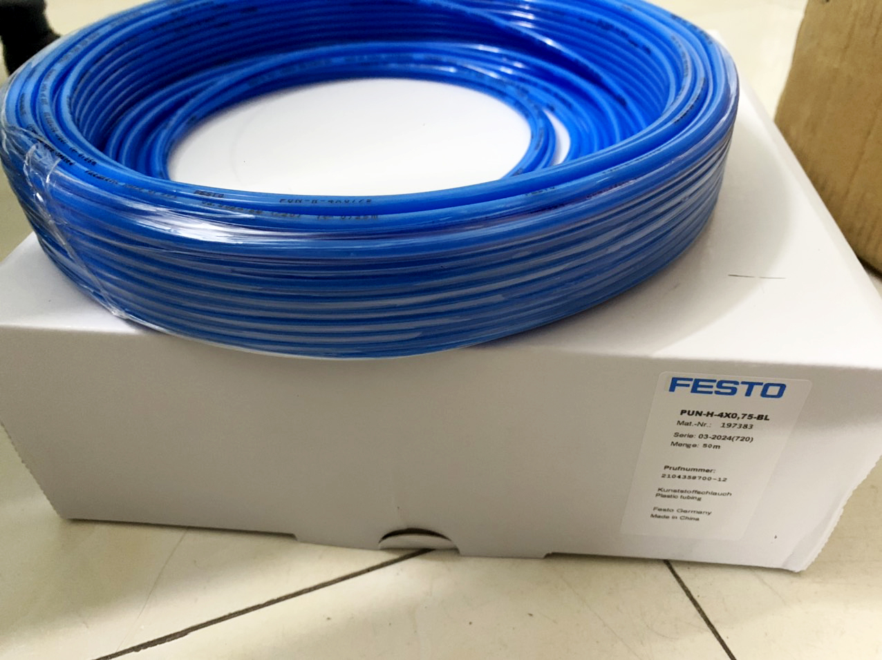 Ống khí nén FESTO PUN-H-4x0.75-BL