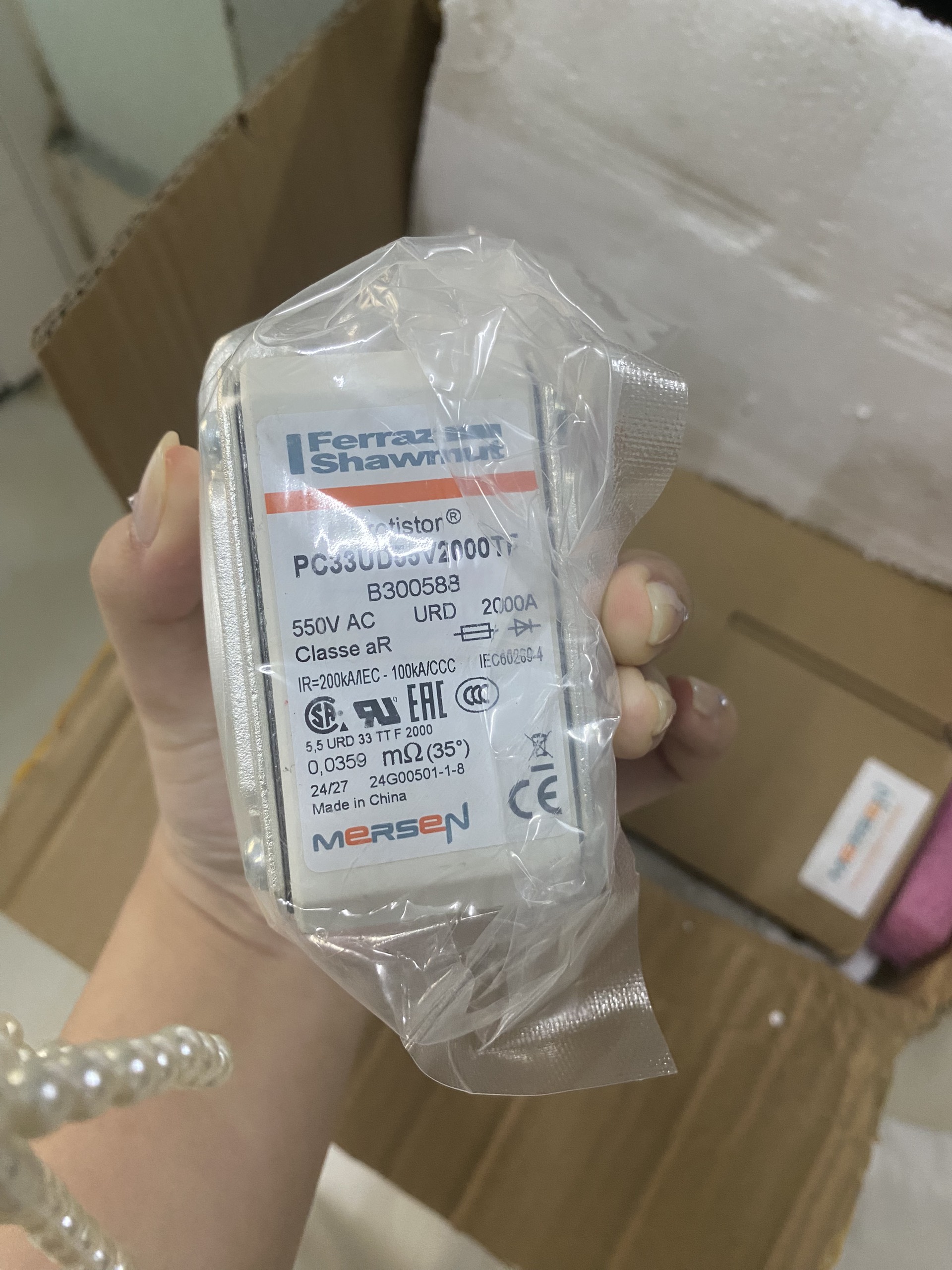 Cầu chì bảo vệ 5.5URD33TTF2000