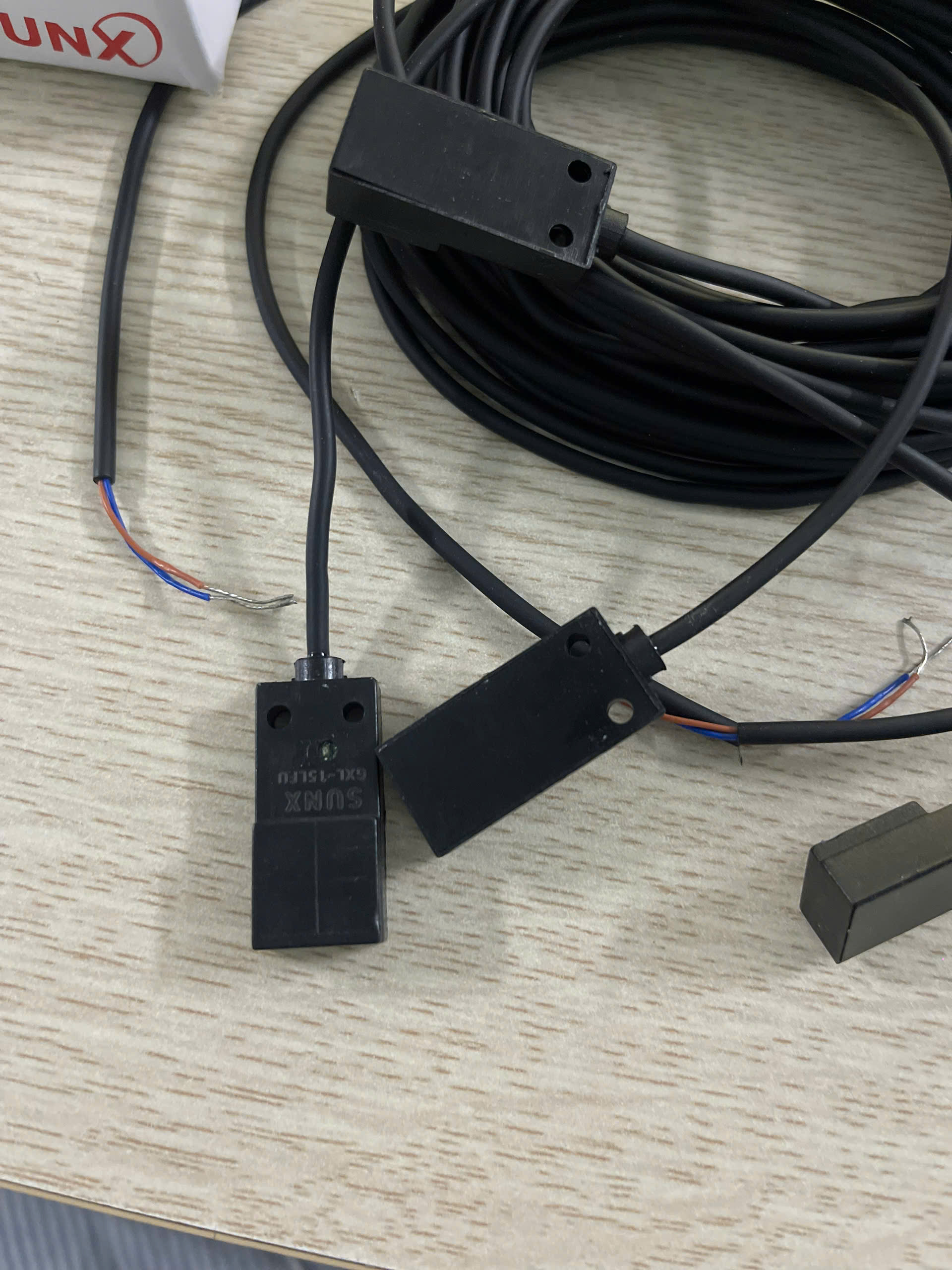 Cảm biến tiệm cận (Inductive sensor) GXL-15FLU