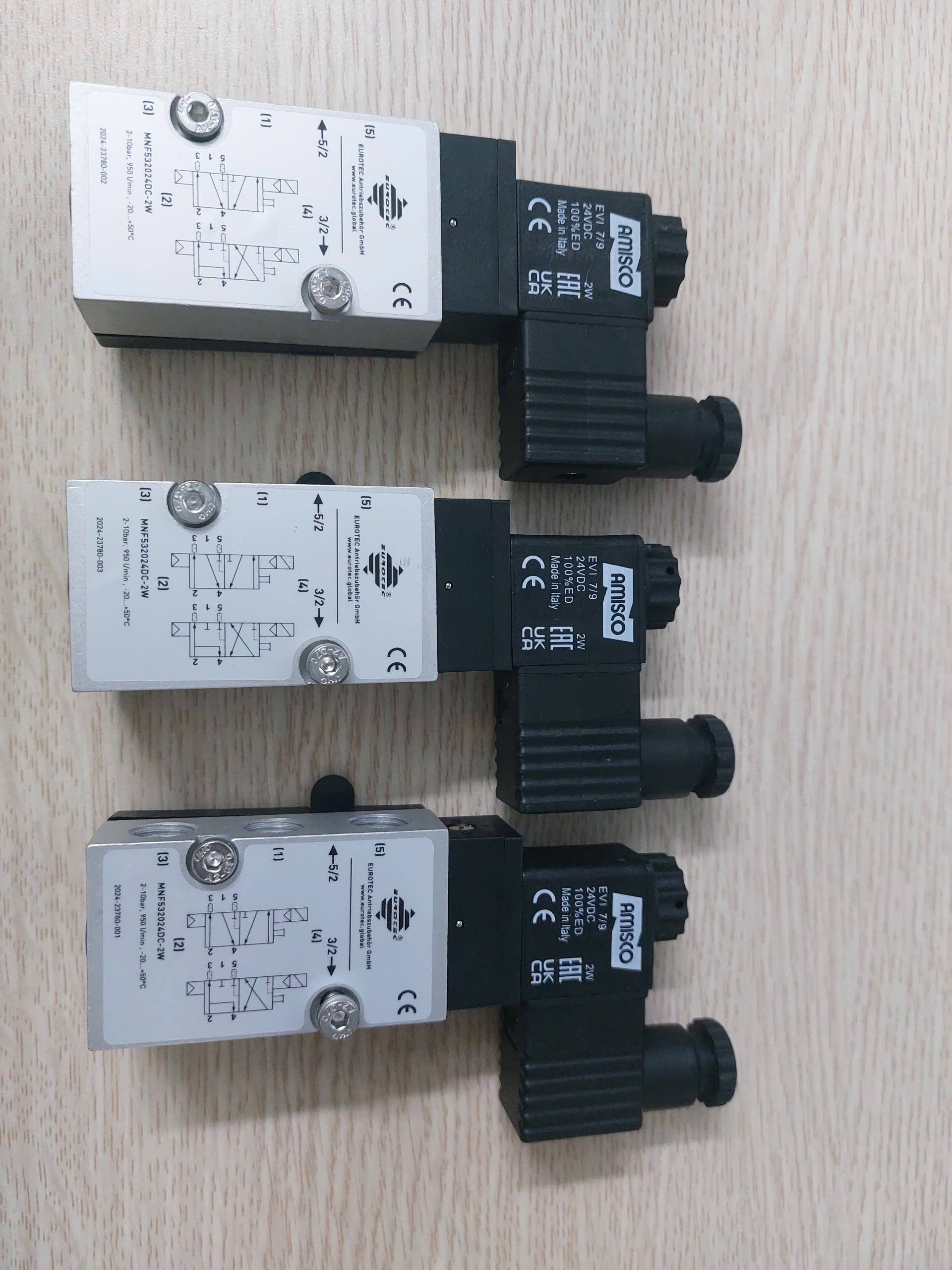 Van điện từ MNF532024DC-2W