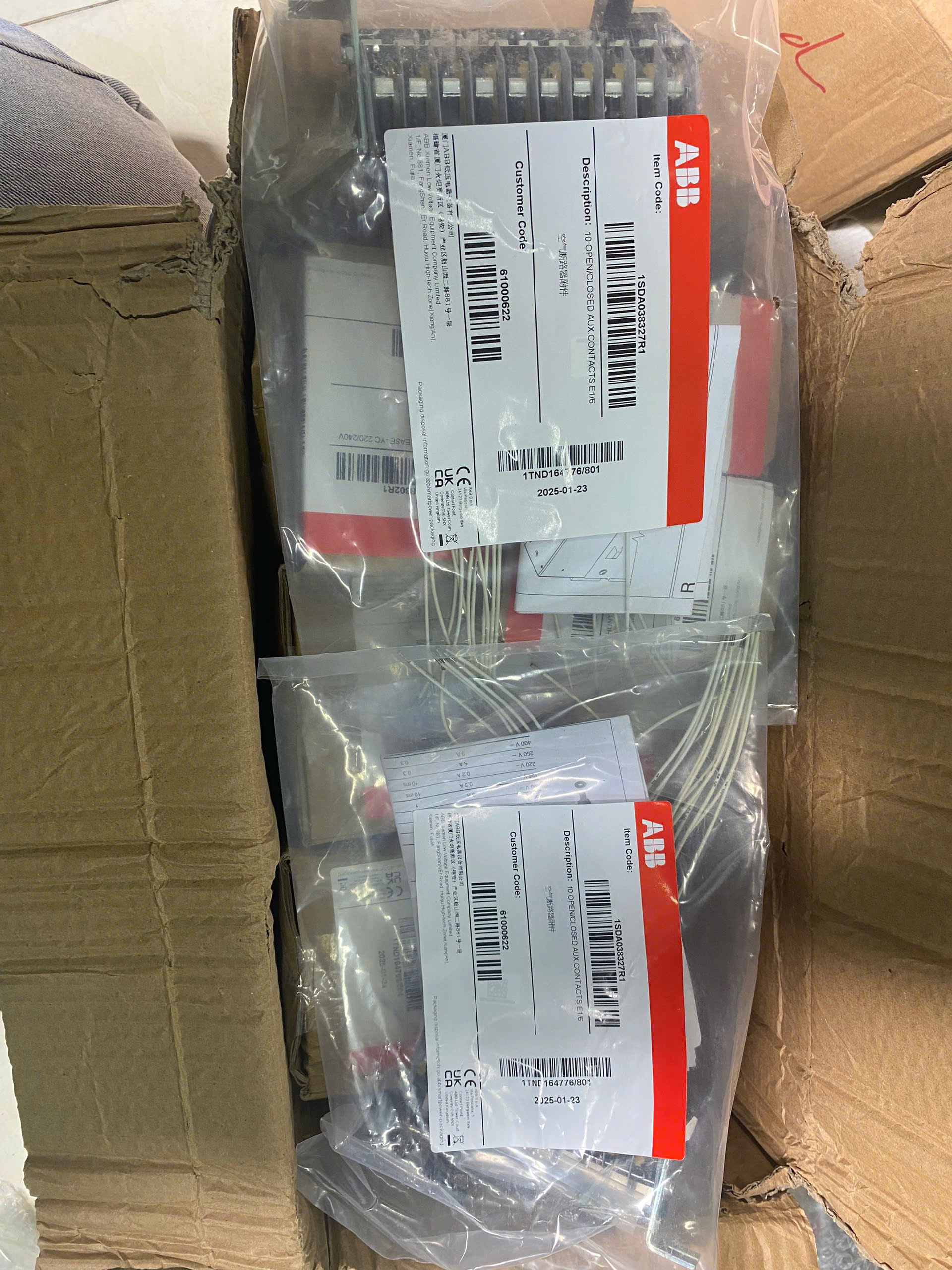 Tiếp điểm 1SDA038327R1